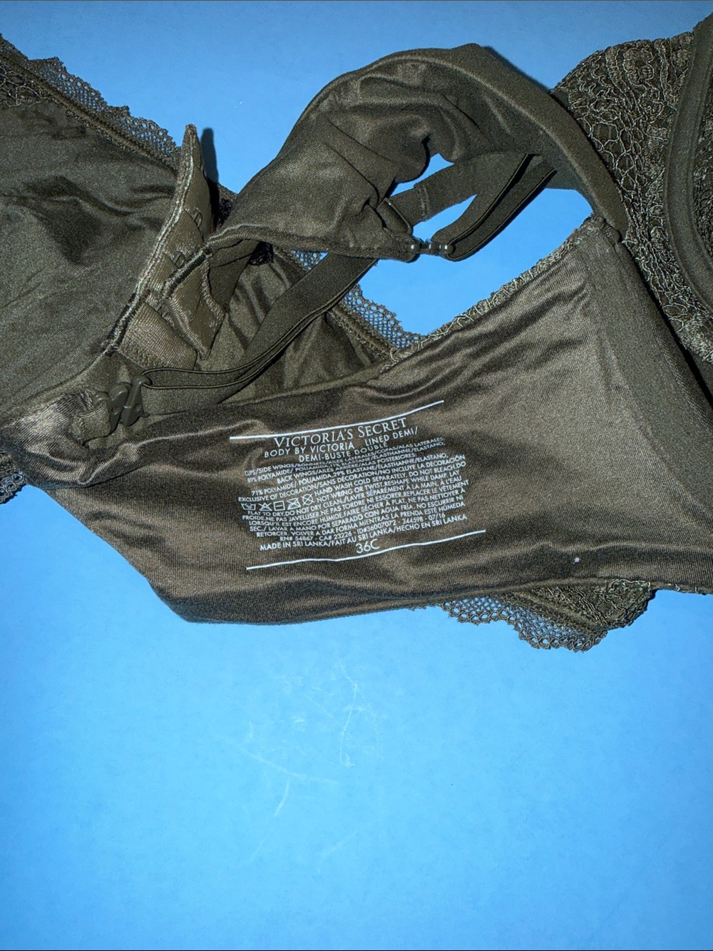 Victoria's Secret Olive Green Lace Underwire Bra & Bikini Set - Picture 2 of 8